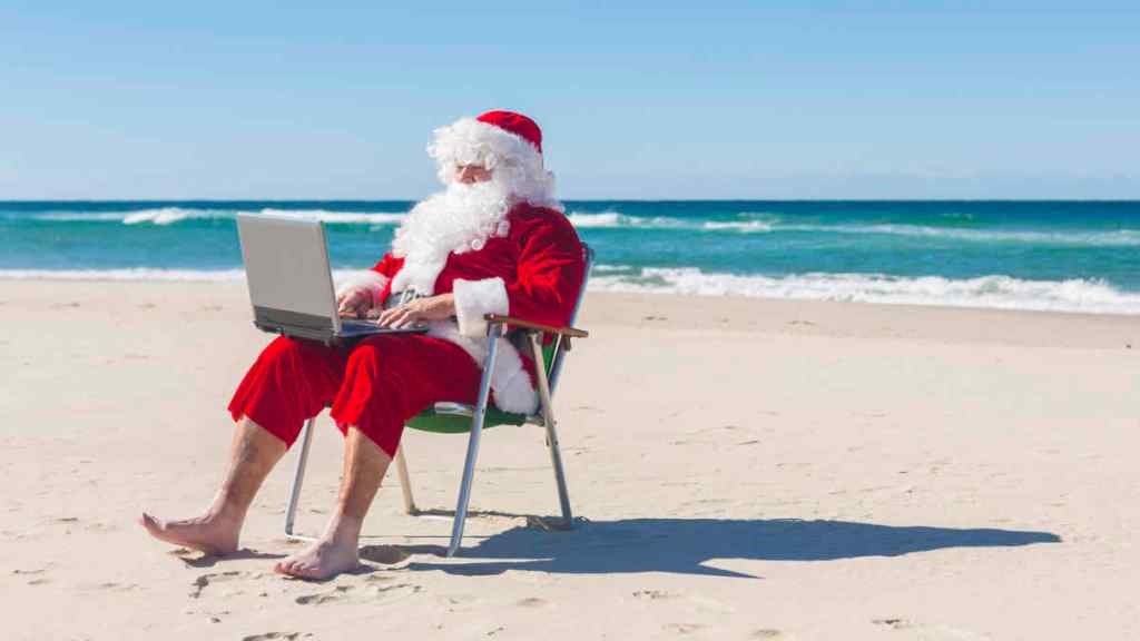 HOW MAGICAL MEETINGS SOMETIMES TEND TO BE LIKE HOLIDAY&nbsp;PICS.