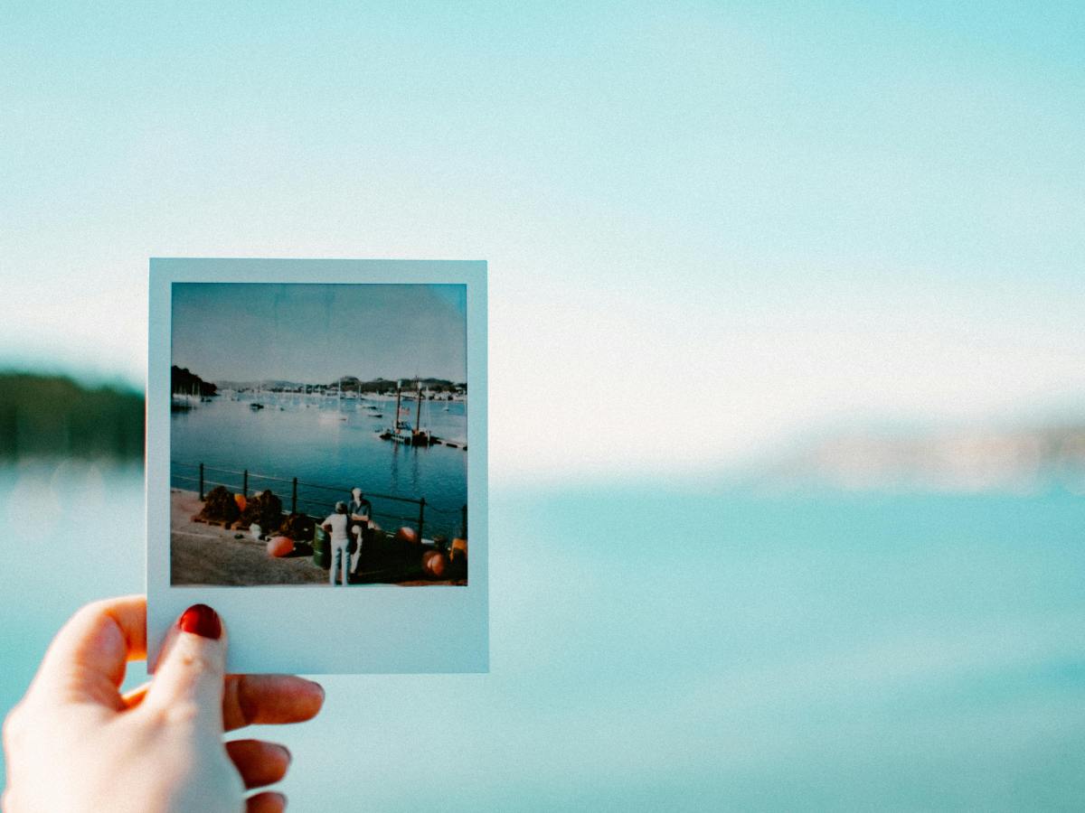 Ideas fade away like a Greek party island&nbsp;polaroid.